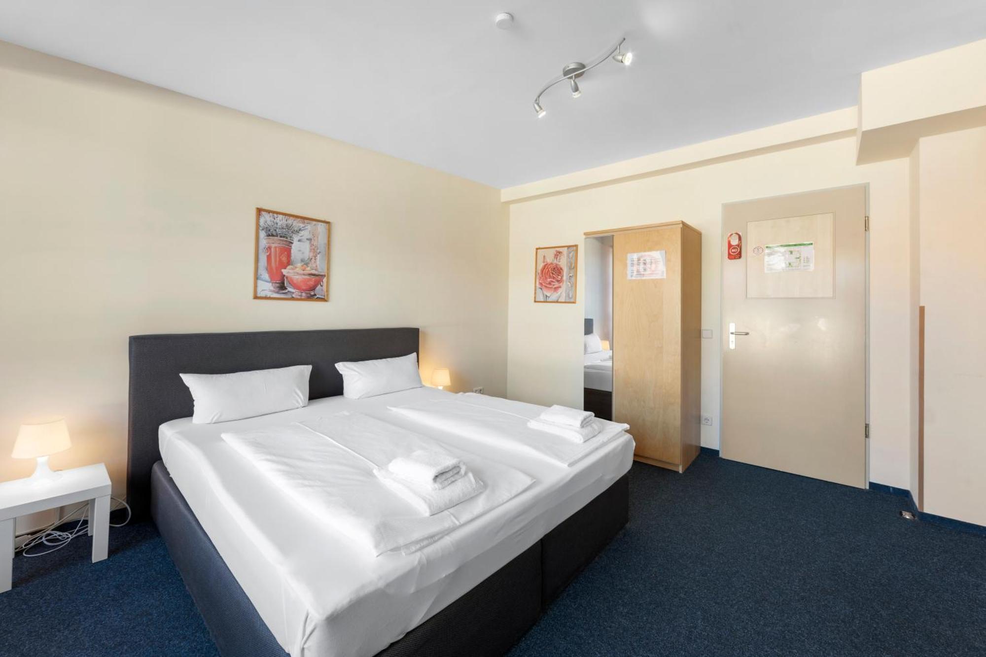 Hotel Comenius Berlin Exterior photo