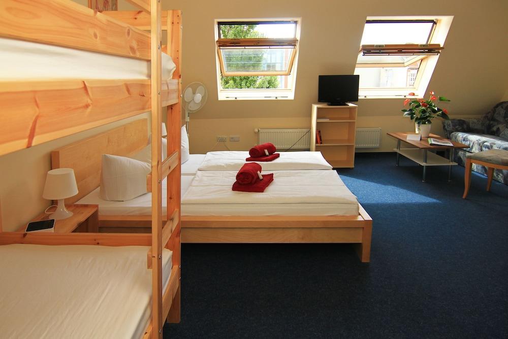 Hotel Comenius Berlin Exterior photo