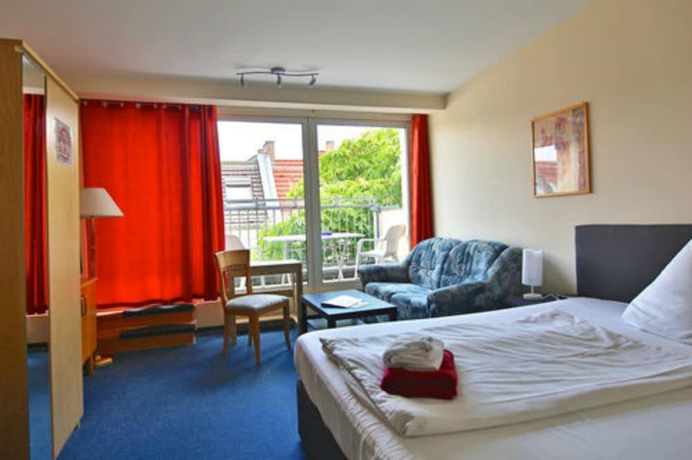 Hotel Comenius Berlin Exterior photo