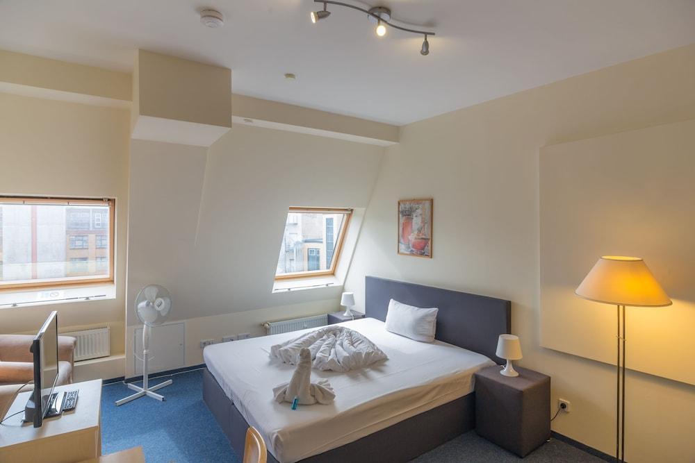 Hotel Comenius Berlin Exterior photo